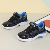 Lightweight and low-top sneakers for children with a practical closure